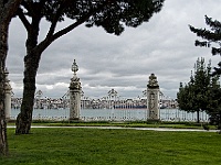 334  Die Zaunanlage zum Bosporus.