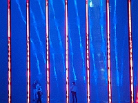 005  Lichtbänder, die man durchschreiten kann.